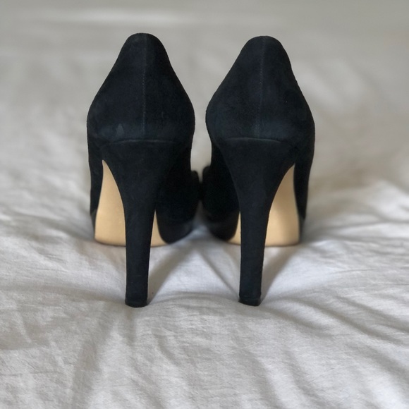 Gucci Suede Horsebit Pumps - Picture 6 of 9